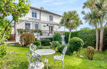 in Ventnor (IC116) Holiday Cottage