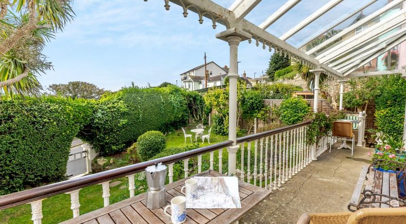 Photo of 3 Bed in Ventnor