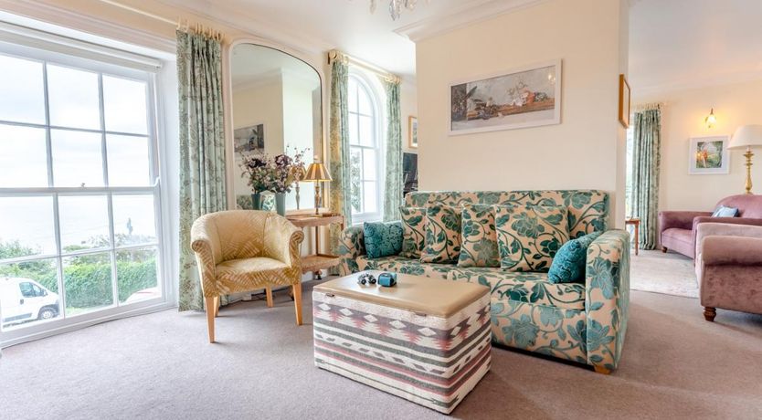 Photo of 3 Bed in Ventnor