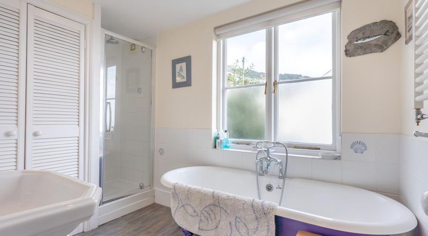 Photo of 3 Bed in Ventnor