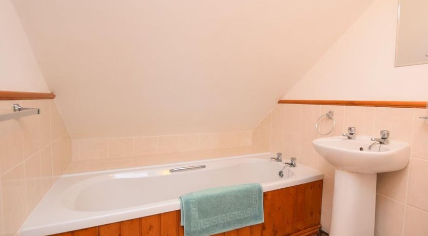 Photo of 2 Bed in Merstone