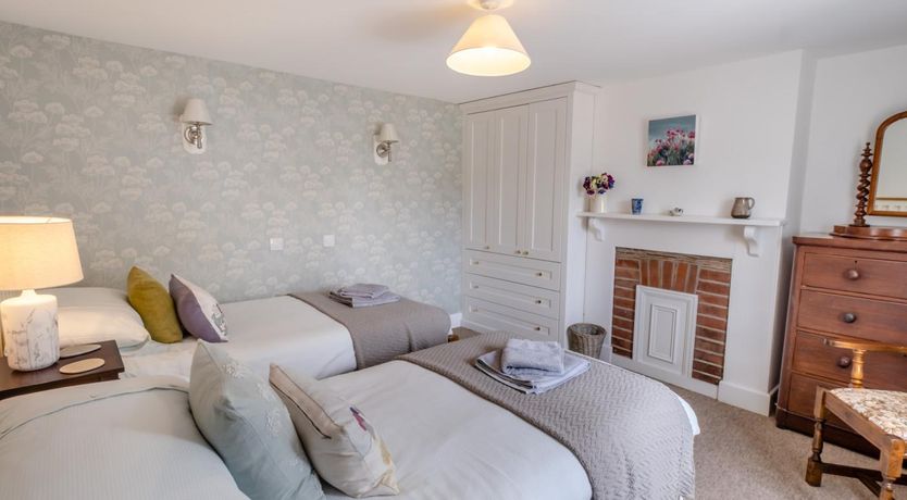 Photo of 3 Bed in Brook