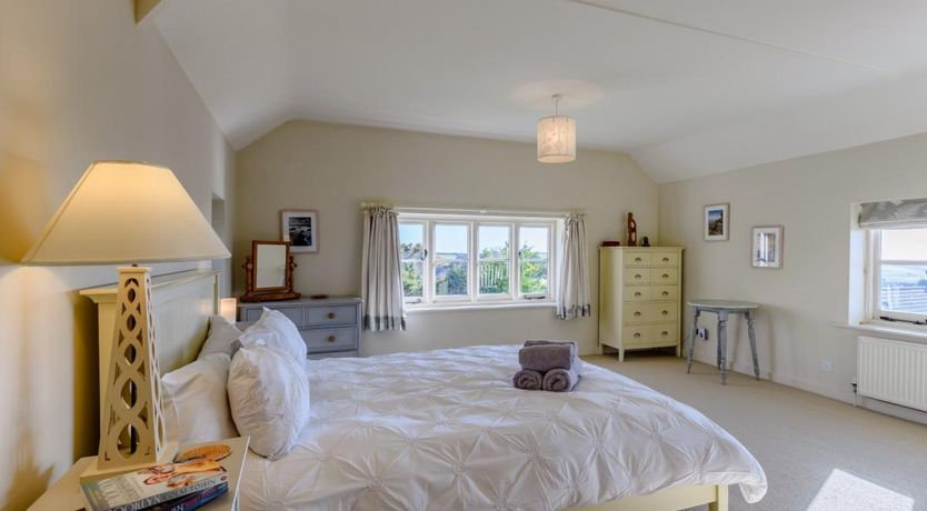 Photo of 4 Bed in Worth Matravers