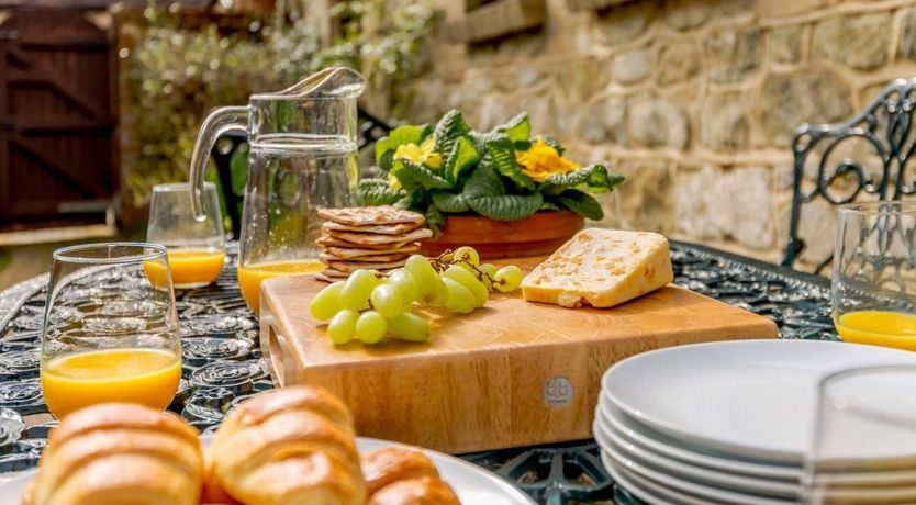 Photo of 3 Bed in Shanklin