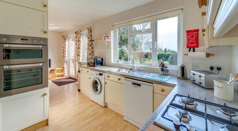 Photo of 4 Bed in Shanklin