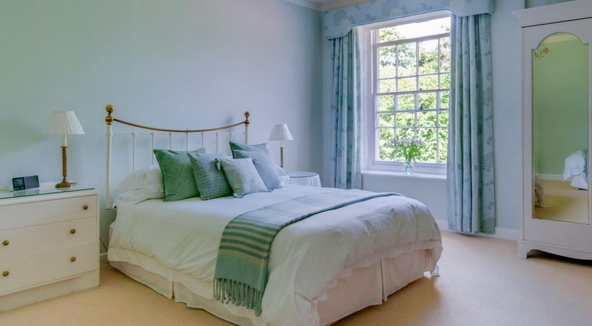 Photo of 1 Bed in Godshill