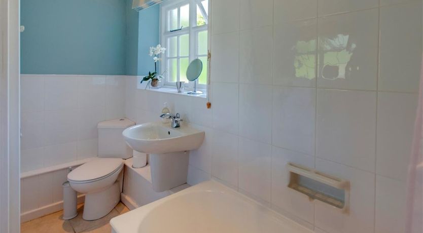 Photo of 1 Bed in Godshill