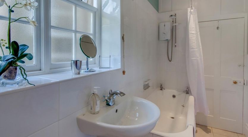 Photo of 1 Bed in Godshill