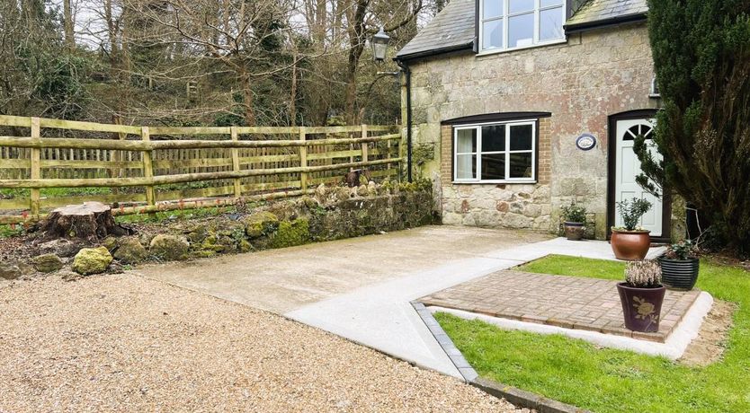 Photo of in Godshill (IC146)