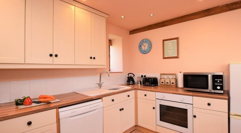 Photo of 2 Bed in Godshill