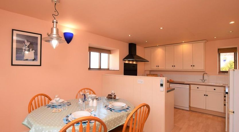 Photo of 2 Bed in Godshill