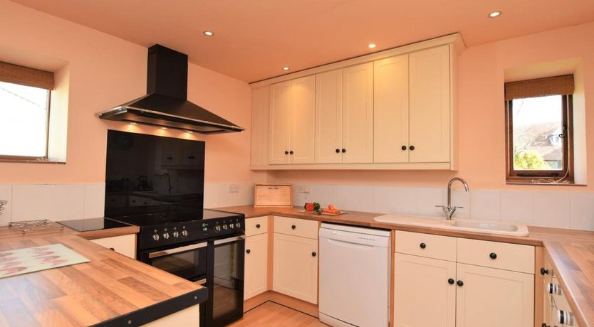 Photo of 2 Bed in Godshill