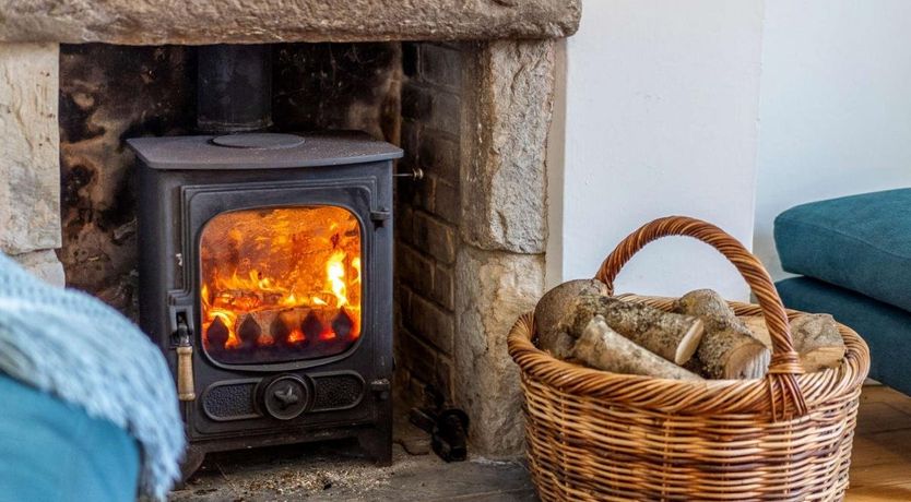 Photo of 3 Bed in Roud