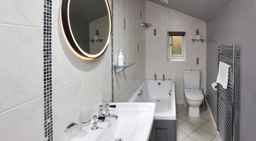 Photo of 2 Bed in High Casterton