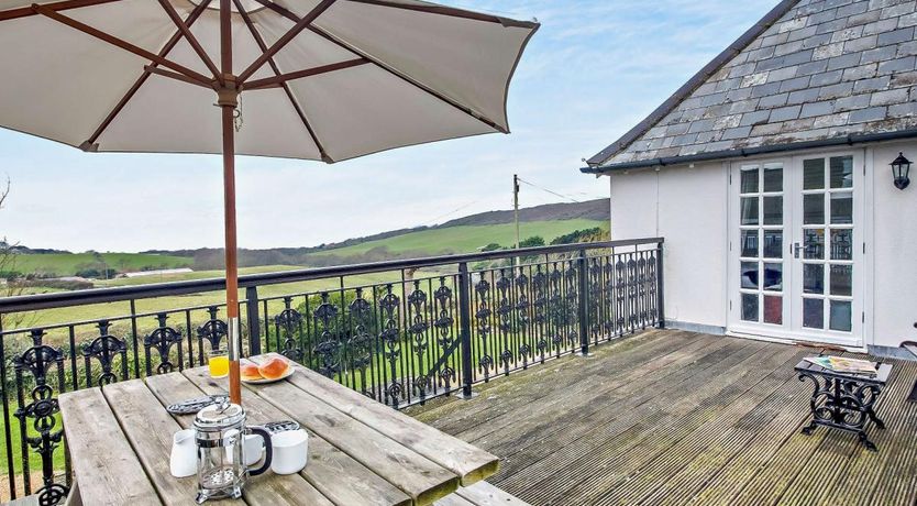 Photo of 2 Bed in Totland Bay