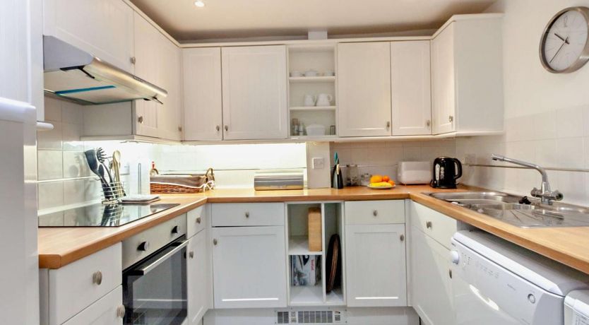 Photo of 2 Bed in Totland Bay