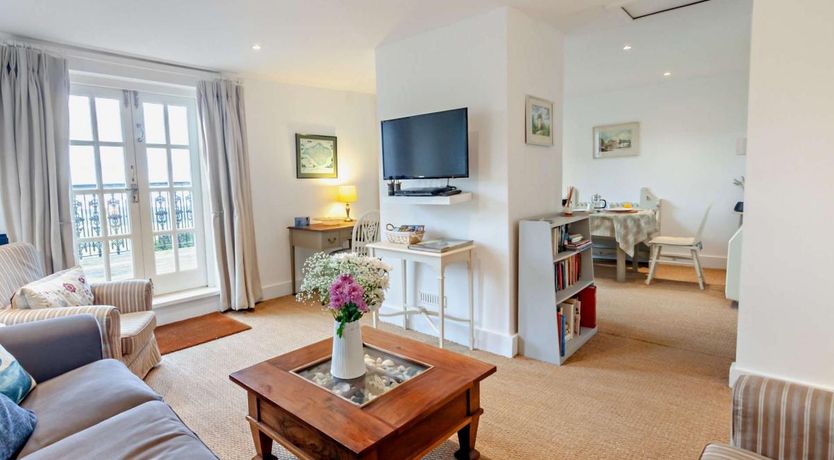 Photo of 2 Bed in Totland Bay