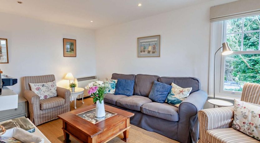 Photo of 2 Bed in Totland Bay