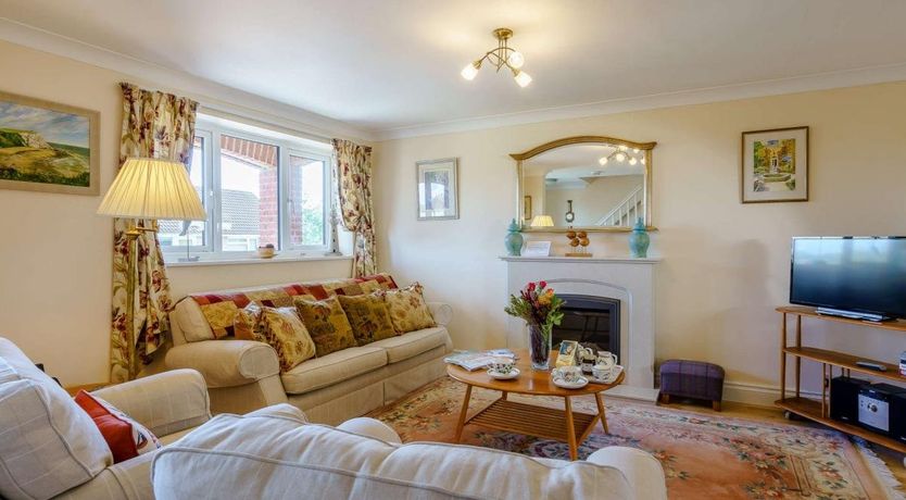 Photo of 2 Bed in Totland Bay