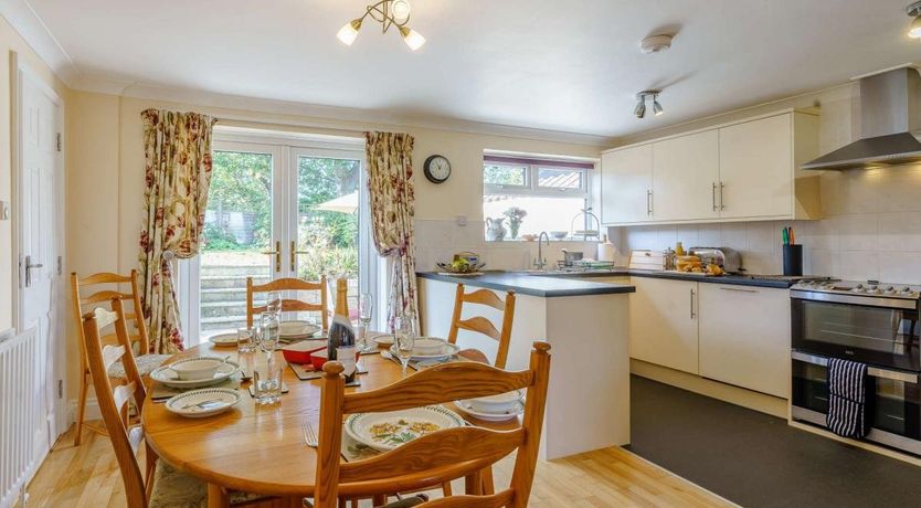 Photo of 2 Bed in Totland Bay