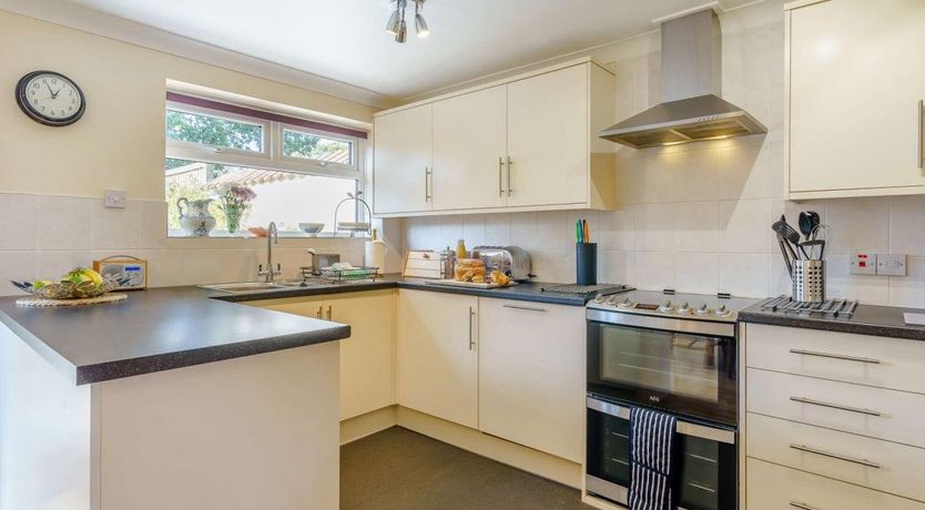 Photo of 2 Bed in Totland Bay