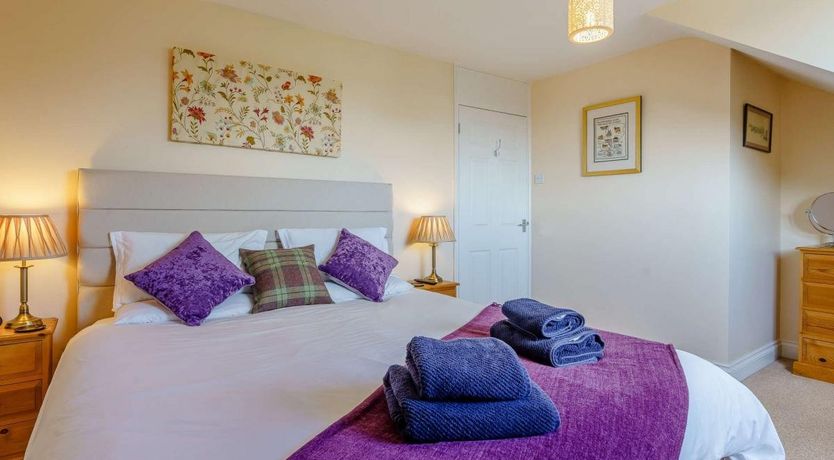 Photo of 2 Bed in Totland Bay