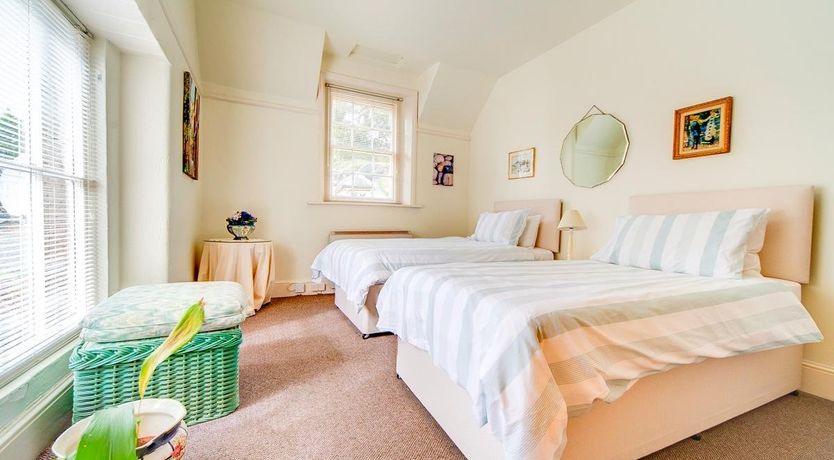 Photo of 3 Bed in Niton Undercliff