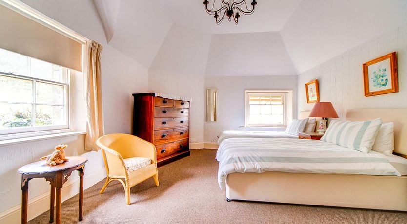 Photo of 3 Bed in Niton Undercliff
