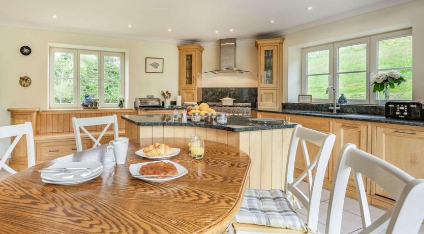 Photo of 4 Bed in Whitwell