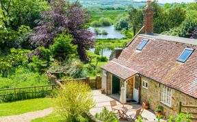 Photo of in Merstone (IC141)