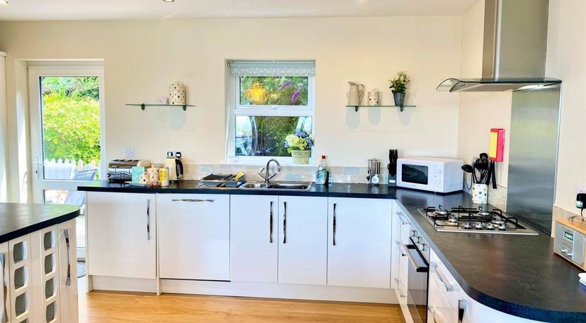 Photo of 3 Bed in Shanklin