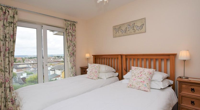 Photo of 3 Bed in Shanklin