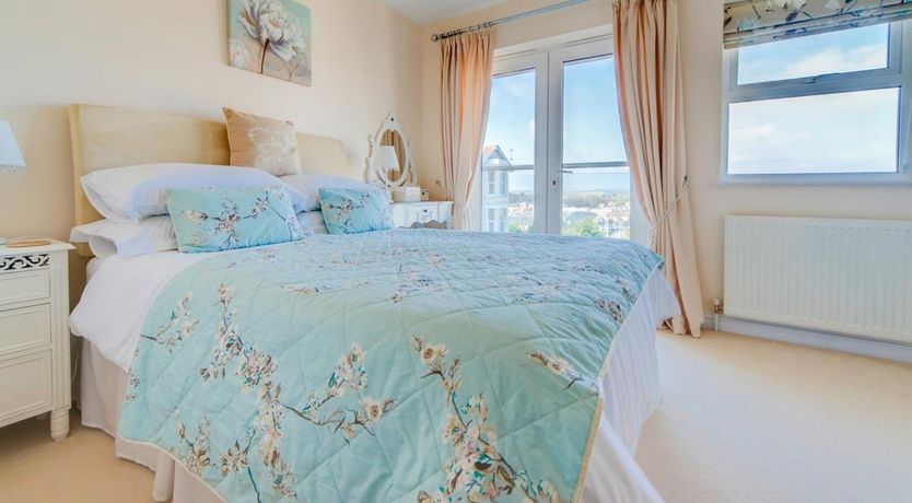 Photo of 3 Bed in Shanklin