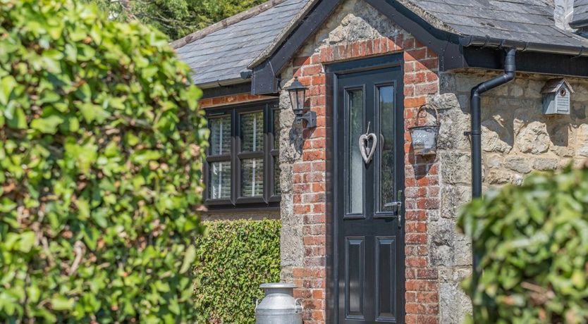 Photo of 2 Bed in Godshill