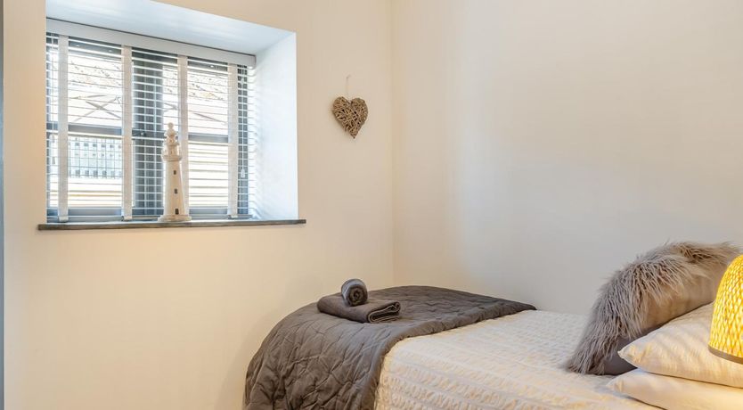 Photo of 2 Bed in Godshill
