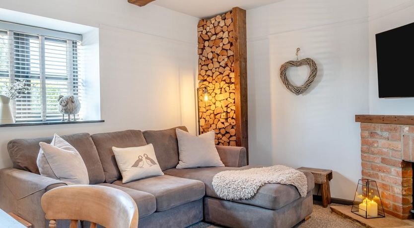 Photo of 2 Bed in Godshill