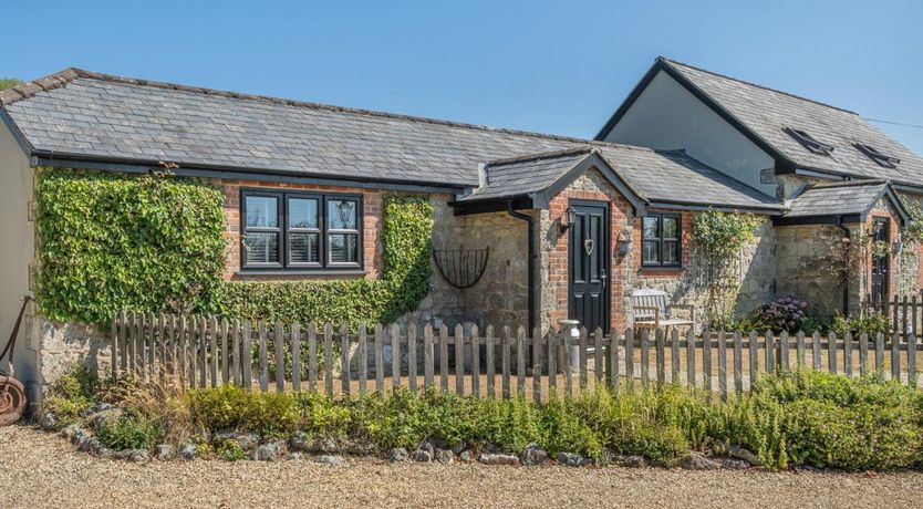 Photo of 2 Bed in Godshill
