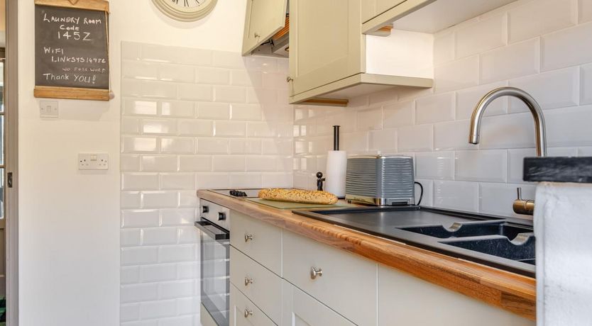 Photo of 2 Bed in Godshill