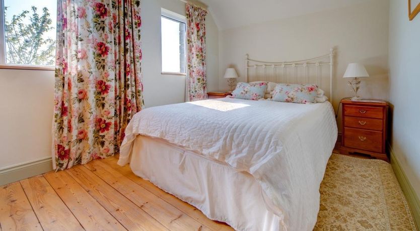 Photo of 4 Bed in Worth Matravers