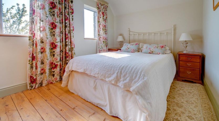 Photo of 4 Bed in Worth Matravers