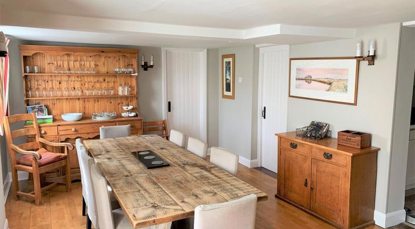 Photo of 4 Bed in Ningwood