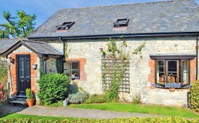 Photo of in Godshill (IC149)