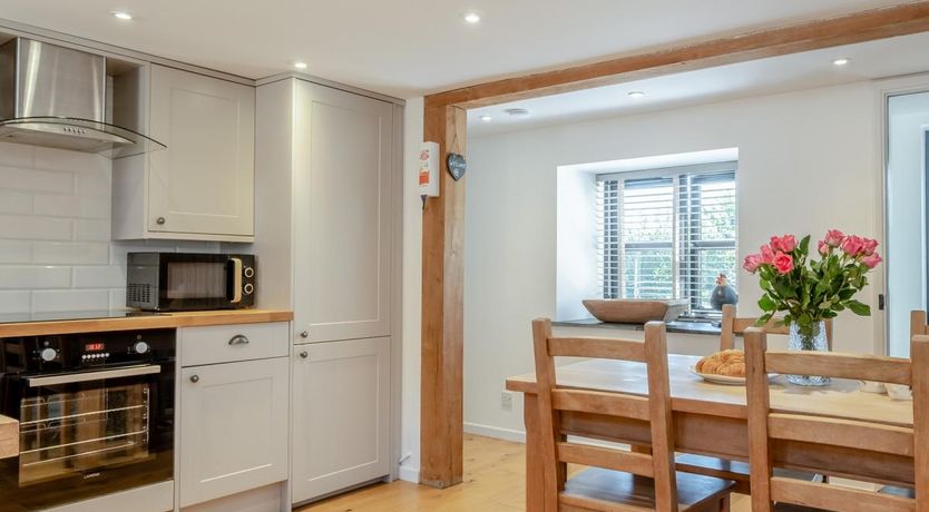 Photo of 2 Bed in Godshill