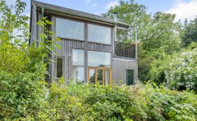 Photo of in Gurnard (IC061)