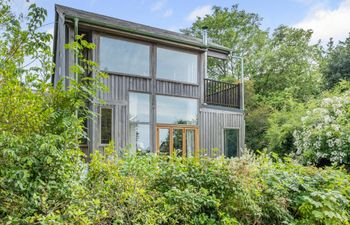 in Gurnard (IC061) Holiday Cottage
