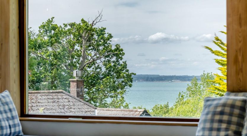 Photo of 3 Bed in Gurnard