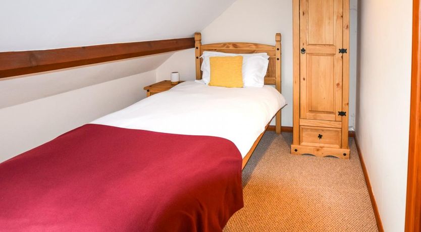 Photo of 2 Bed in Godshill