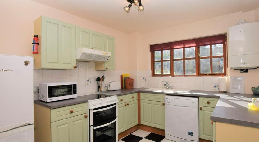 Photo of 2 Bed in Godshill