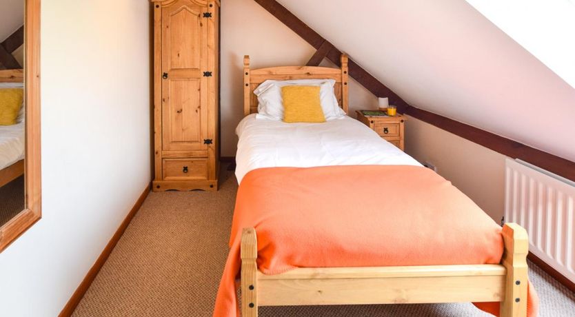 Photo of 2 Bed in Godshill