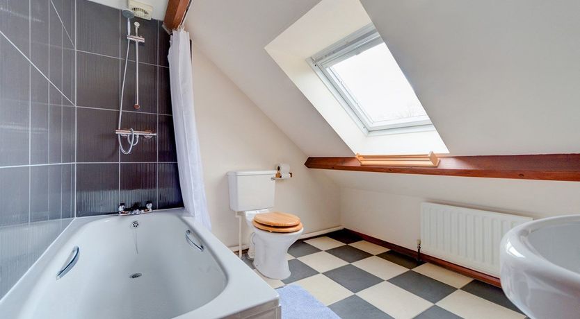 Photo of 2 Bed in Godshill